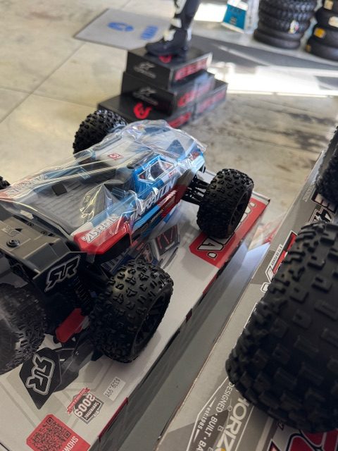 1/16 ARRMA MINI KRATON 3S (Battery & Charger Included) (BLUE) BRAND NEW! - Image 4