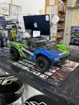1/10TH SCALE TRAXXAS SLASH 4X4 VX3 BRUSHLESS BRAND NEW SELECT COLOR!