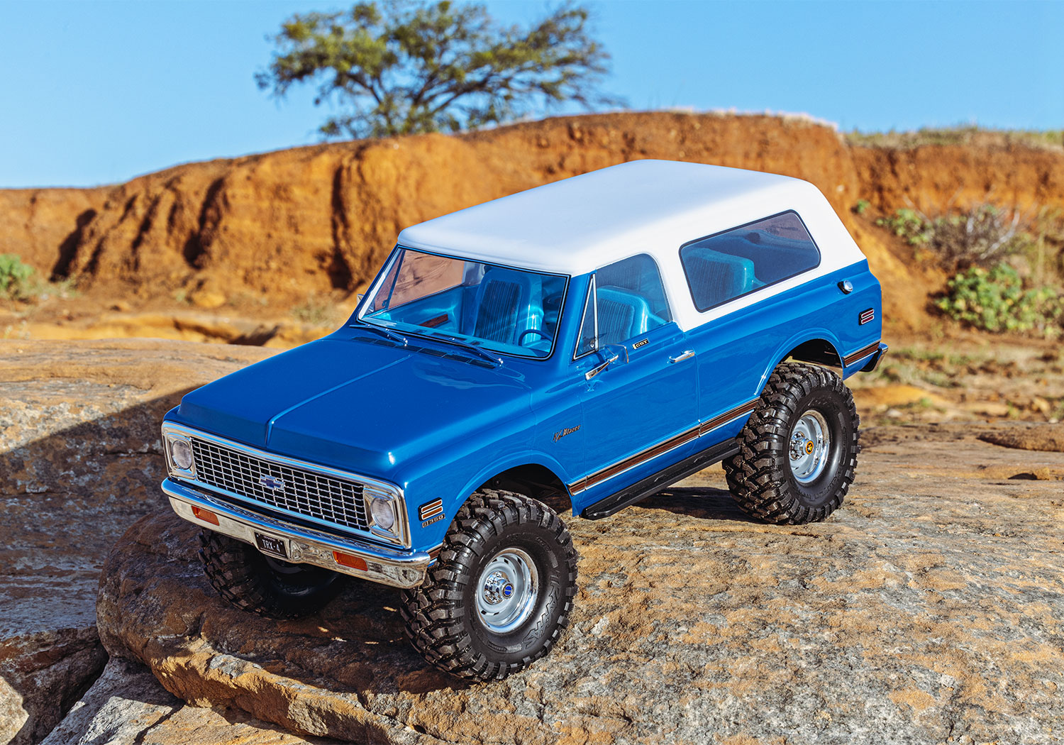 1/10TH TRAXXAS TRX-4 Chevrolet Blazer with Interior -BLUE- BRAND NEW! - Image 7